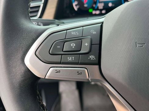 Used 2024 Volkswagen Atlas SE image 30