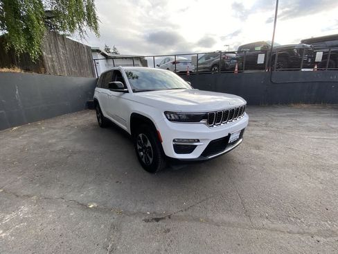 Used 2024 Jeep Grand Cherokee Limited 4xe AWD/4WD image 8