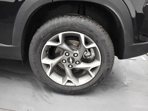 Used 2024 Chevrolet Trax LT w/ Driver Confidence Package image 36