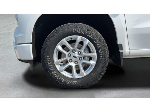 Certified 2022 Chevrolet Silverado 1500 RST w/ Z71 Off-Road Package AWD/4WD image 34