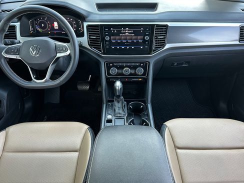 Certified 2022 Volkswagen Atlas Cross Sport SE FWD image 13