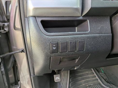 Used 2016 Toyota Highlander LE image 10