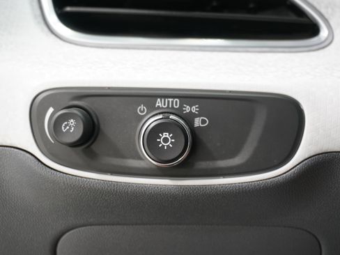 Used 2019 Chevrolet Bolt Premier w/ Infotainment Package image 21