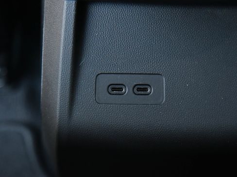 Used 2024 Cadillac Lyriq Tech RWD image 43