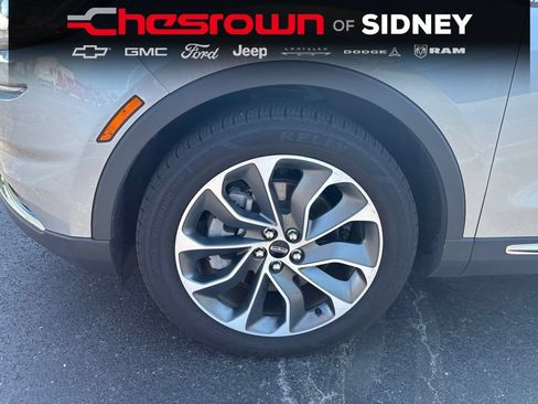 Used 2023 Lincoln Nautilus Reserve AWD/4WD image 9
