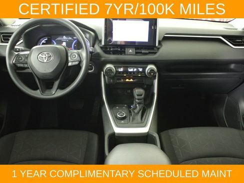 Used 2025 Toyota RAV4 XLE AWD/4WD image 15