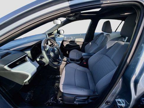 Used 2025 Toyota Corolla SE w/ SE Premium Package FWD image 18