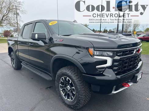 Used 2023 Chevrolet Silverado 1500 ZR2 w/ Technology Package AWD/4WD image 1