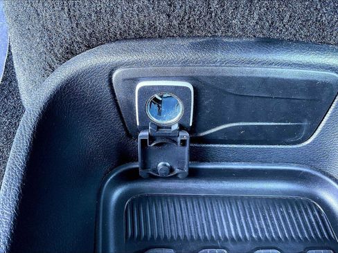 Used 2025 Chrysler Pacifica Select FWD image 33