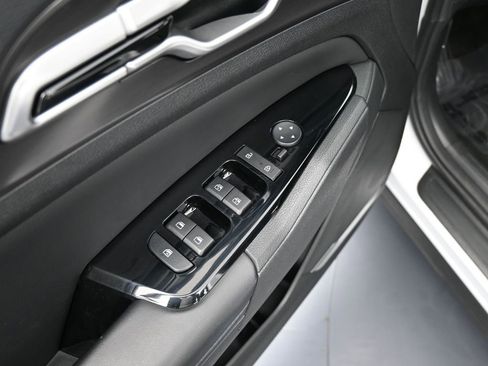 Used 2024 Kia Sportage EX image 13