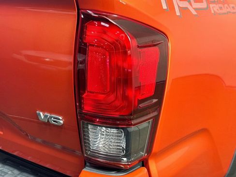 Used 2018 Toyota Tacoma TRD Off-Road w/ TRD Premium Off Road Package RWD image 32