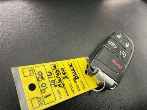 Used 2016 Chrysler 300 C image 32