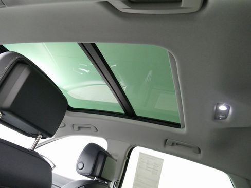 Used 2023 Audi e-tron Premium Plus image 23