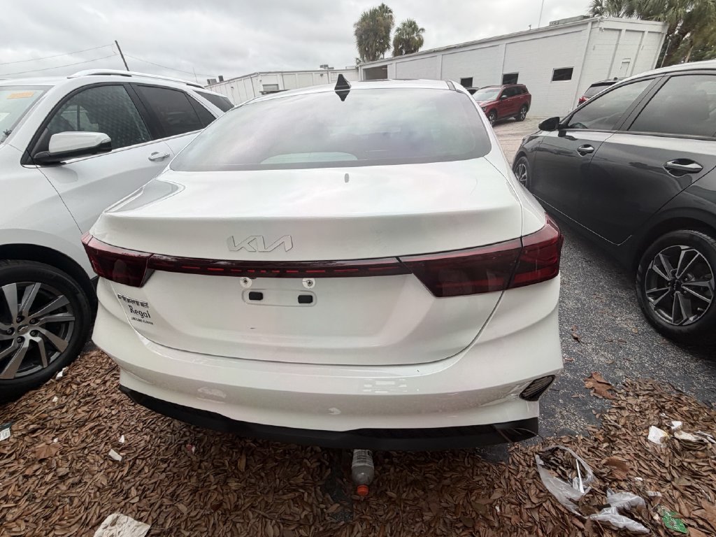 Certified 2024 Kia Forte LXS FWD image 8