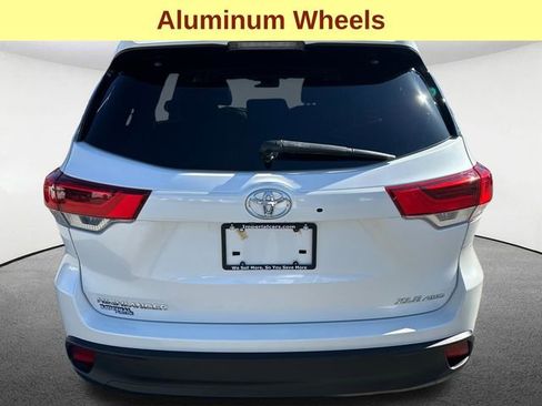 Used 2019 Toyota Highlander XLE image 9