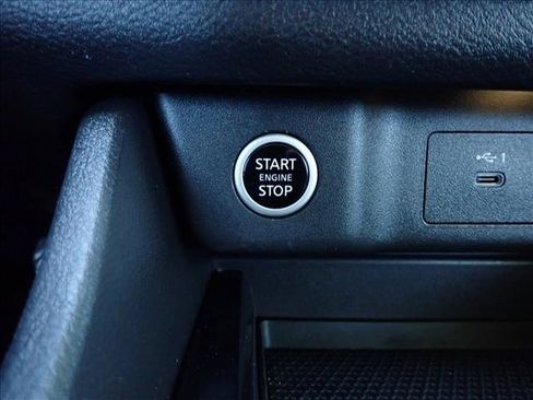 Used 2022 Nissan Rogue SV AWD/4WD image 25
