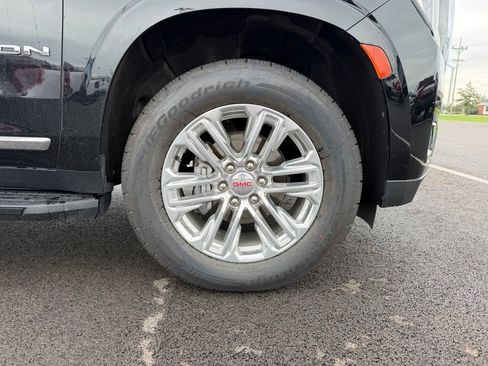 Used 2023 GMC Yukon SLT AWD/4WD image 19