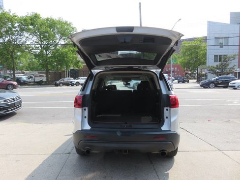 Used 2017 GMC Acadia SLE w/ Driver Alert Package I image 22