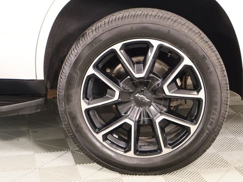 Used 2021 Chevrolet Tahoe RST w/ Luxury Package RWD image 21
