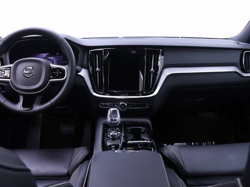 Used 2024 Volvo S60 T8 Ultimate image 11