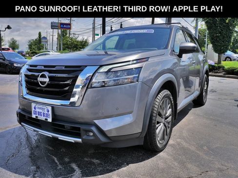 Used 2022 Nissan Pathfinder SL w/ SL Premium Package FWD image 1