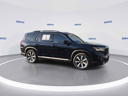 Used 2023 Honda Pilot Touring image 9