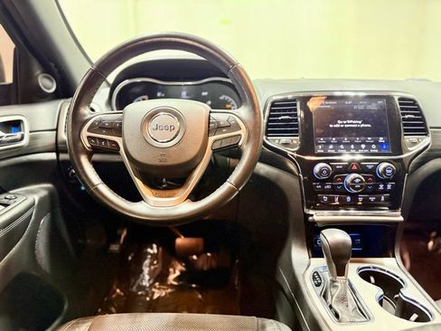 Used 2022 Jeep Grand Cherokee Laredo X image 40