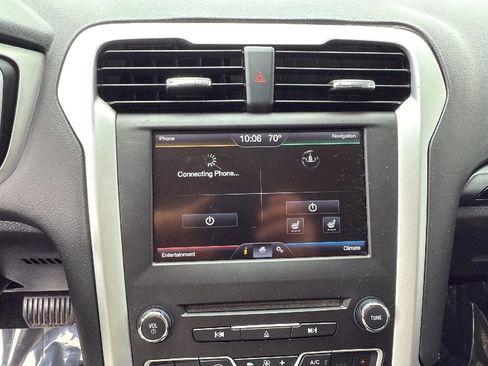 Used 2016 Ford Fusion SE FWD image 34