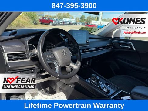 Used 2024 Mitsubishi Outlander SE image 33