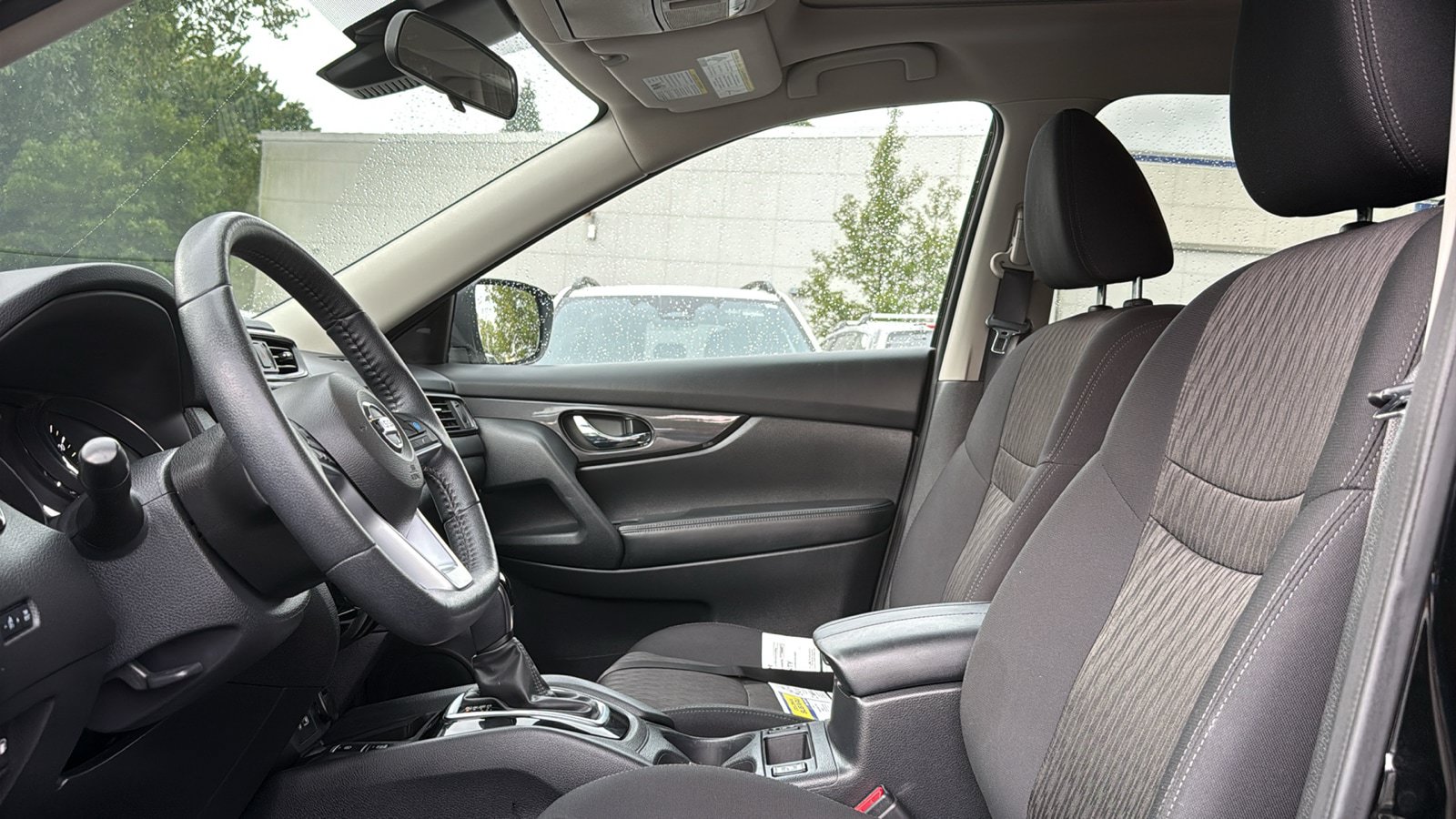 Used 2020 Nissan Rogue SV w/ Sun & Sound Touring Package AWD/4WD image 12