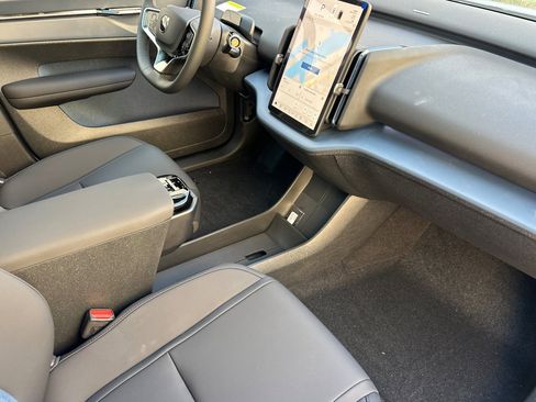 New 2025 Volvo EX30 Ultra w/ Protection Package Premier image 16