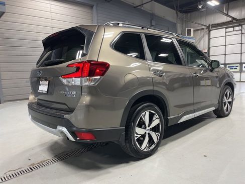 Used 2019 Subaru Forester Touring image 7