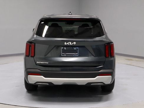 Used 2025 Kia Sorento LX FWD image 10