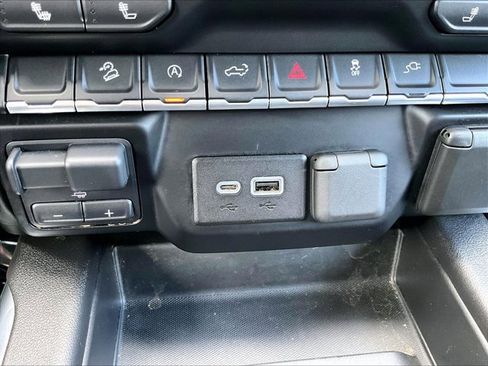 Used 2019 Chevrolet Silverado 1500 RST image 26