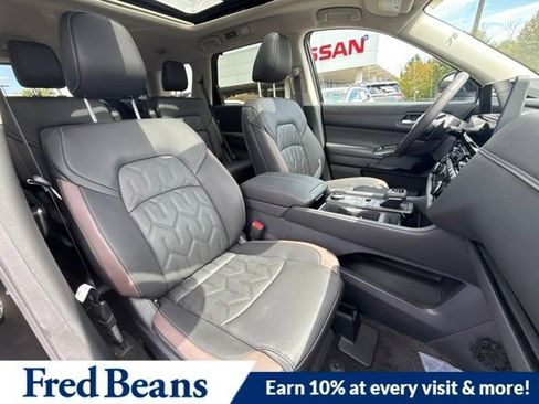 New 2026 Nissan Pathfinder Platinum AWD/4WD image 15
