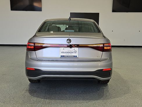 New 2026 Volkswagen Jetta SE FWD image 8