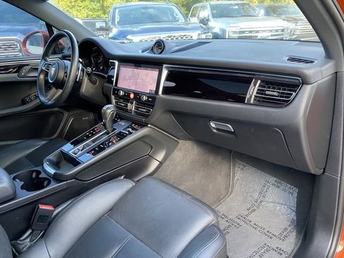 Used 2022 Porsche Macan image 36