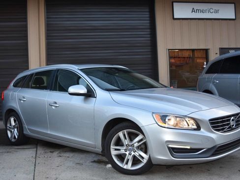 Used 2015 Volvo V60 T5 Premier image 2