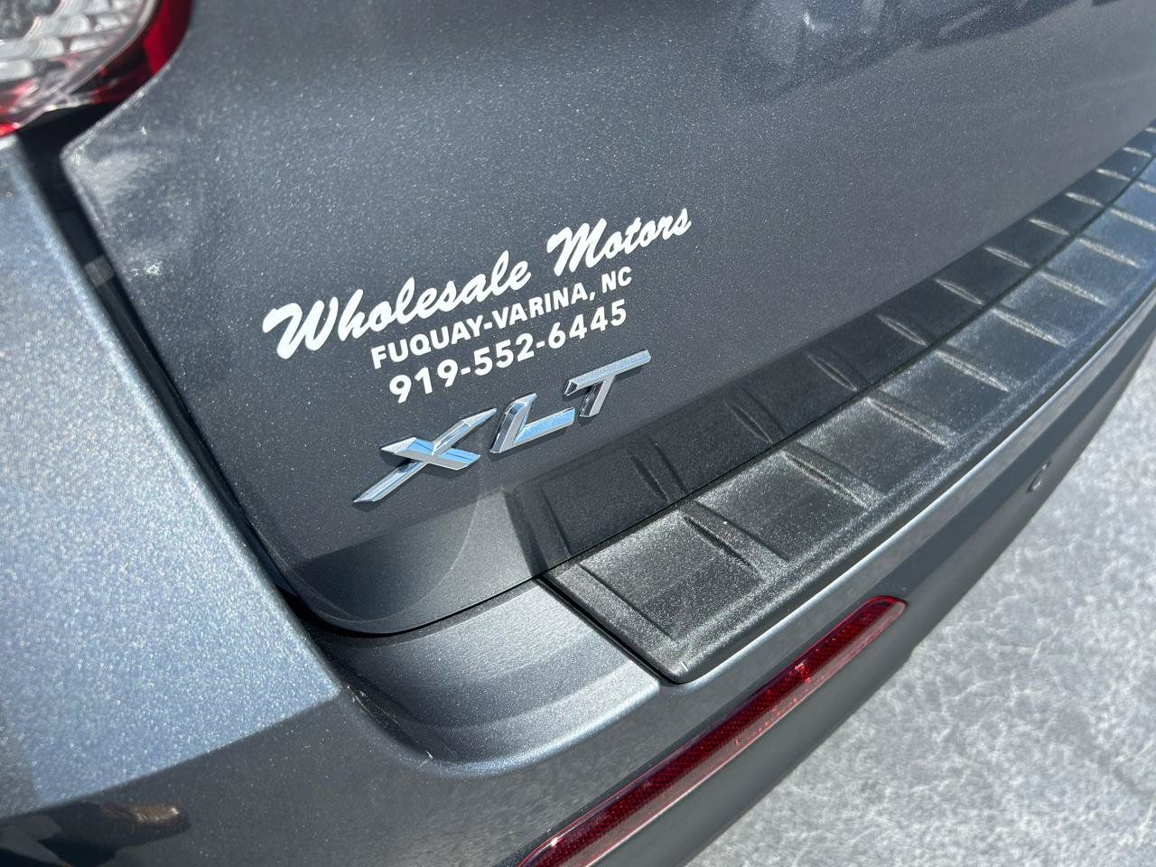 Used 2024 Ford Explorer XLT RWD image 30