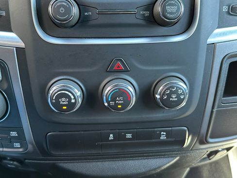 Used 2024 RAM 1500 Warlock AWD/4WD image 25