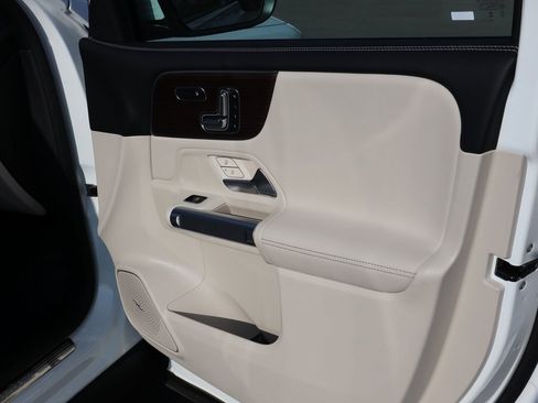 New 2026 Mercedes-Benz GLB 250 4MATIC image 13