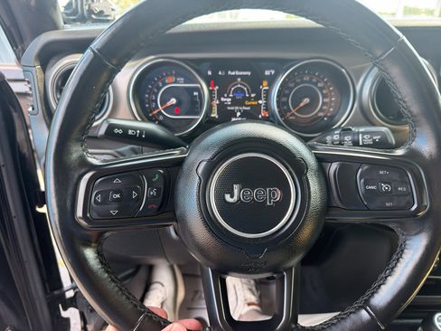 Used 2023 Jeep Wrangler Sport AWD/4WD image 16