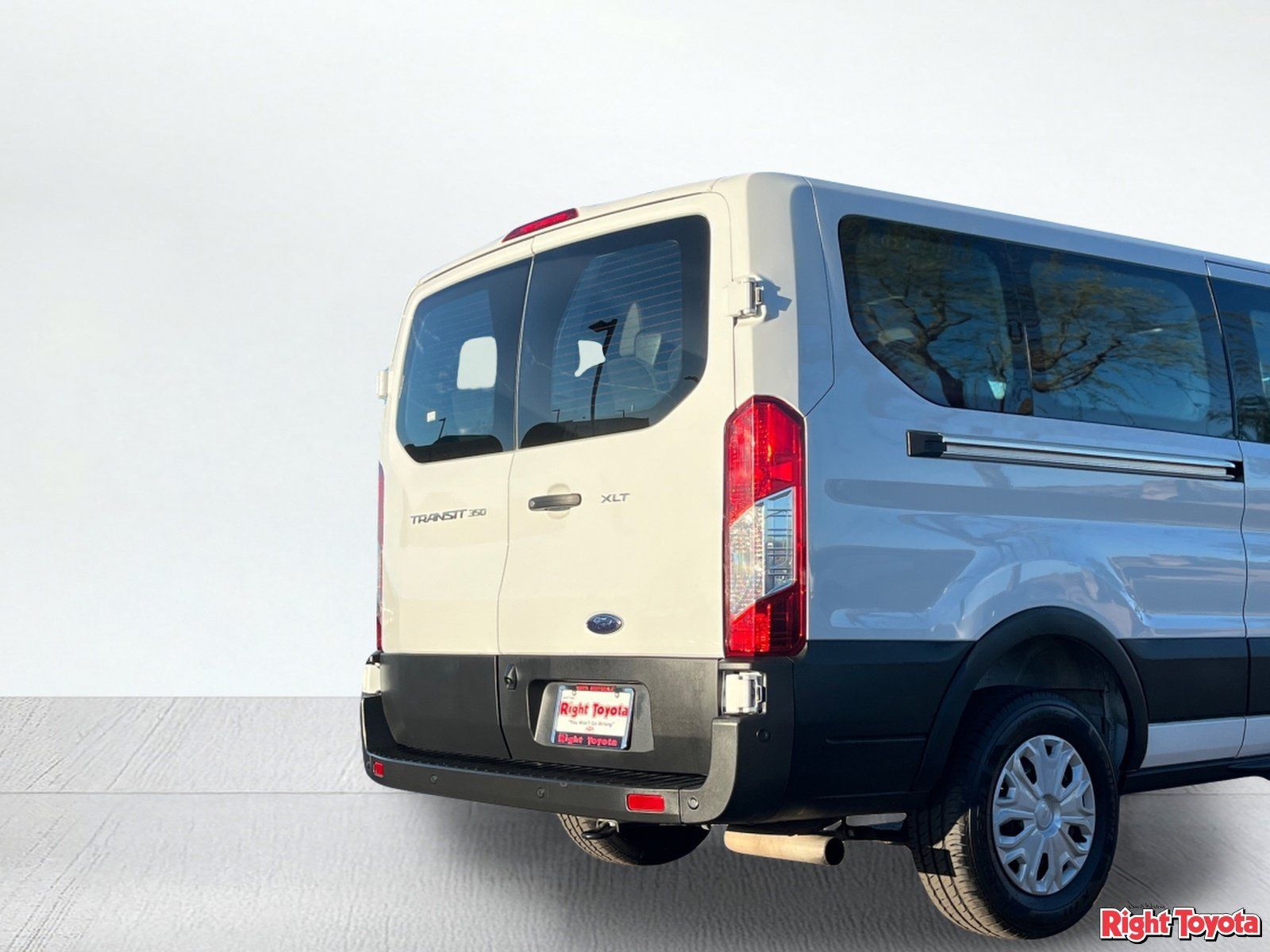 Used 2025 Ford Transit 350 XLT RWD image 11