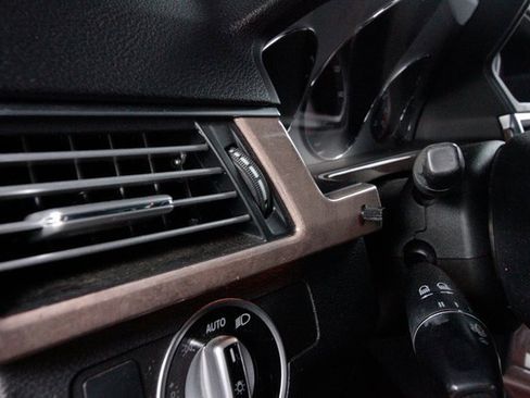 Used 2012 Mercedes-Benz E 350 4MATIC Sedan image 29