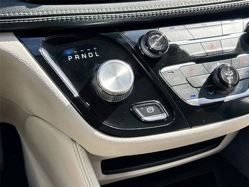 Used 2021 Chrysler Pacifica Limited image 18