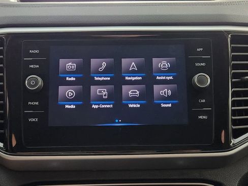 Used 2023 Volkswagen Atlas SE w/ Panoramic Sunroof Package FWD image 17
