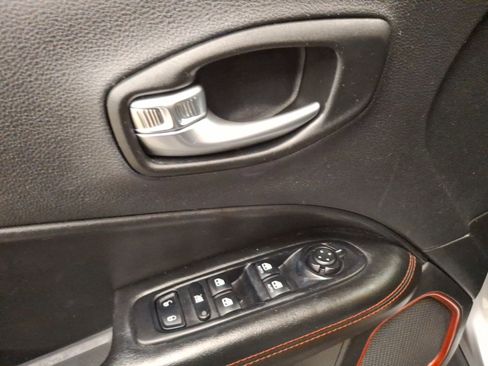 Used 2019 Jeep Compass Trailhawk image 14