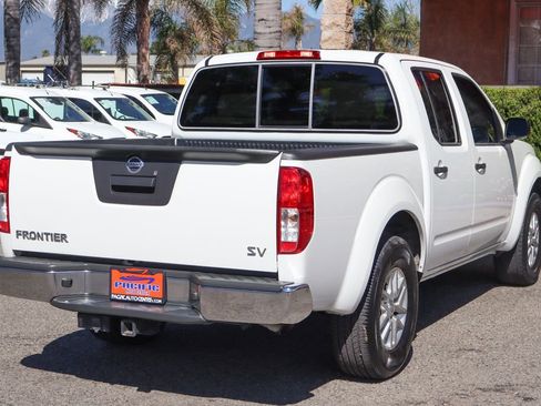 Used 2016 Nissan Frontier SV image 9