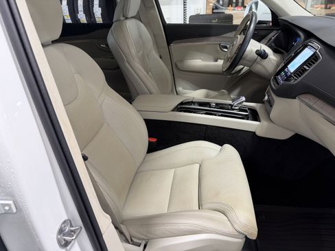 Used 2023 Volvo XC90 B6 Ultimate w/ Lounge Package AWD/4WD image 24