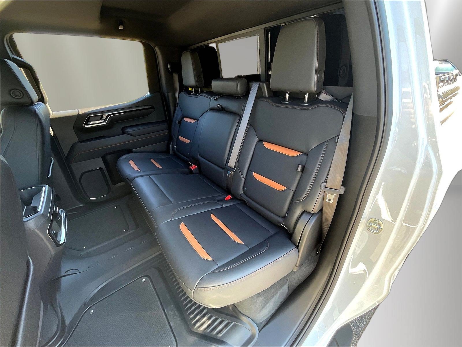 Used 2024 GMC Sierra 1500 AT4 w/ Technology Package AWD/4WD image 24